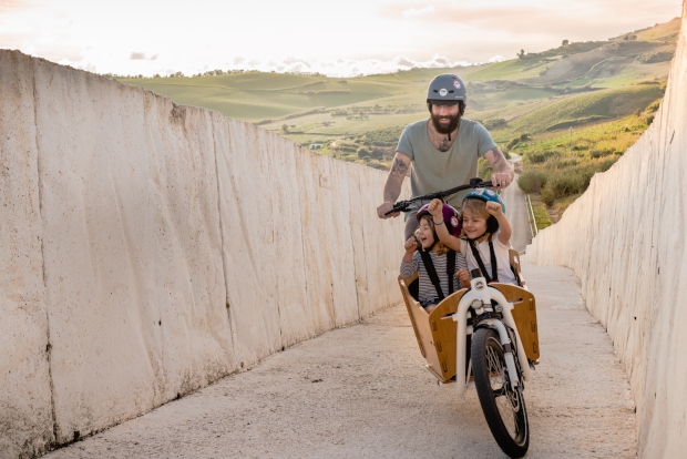 La bâche de protection pour vélo cargo Babboe dispo sur